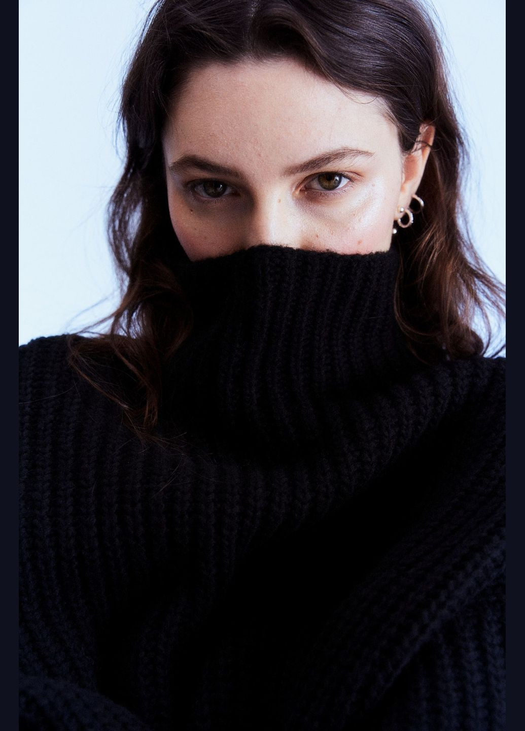 Чорний демісезонний светр з рукавами балон H&M