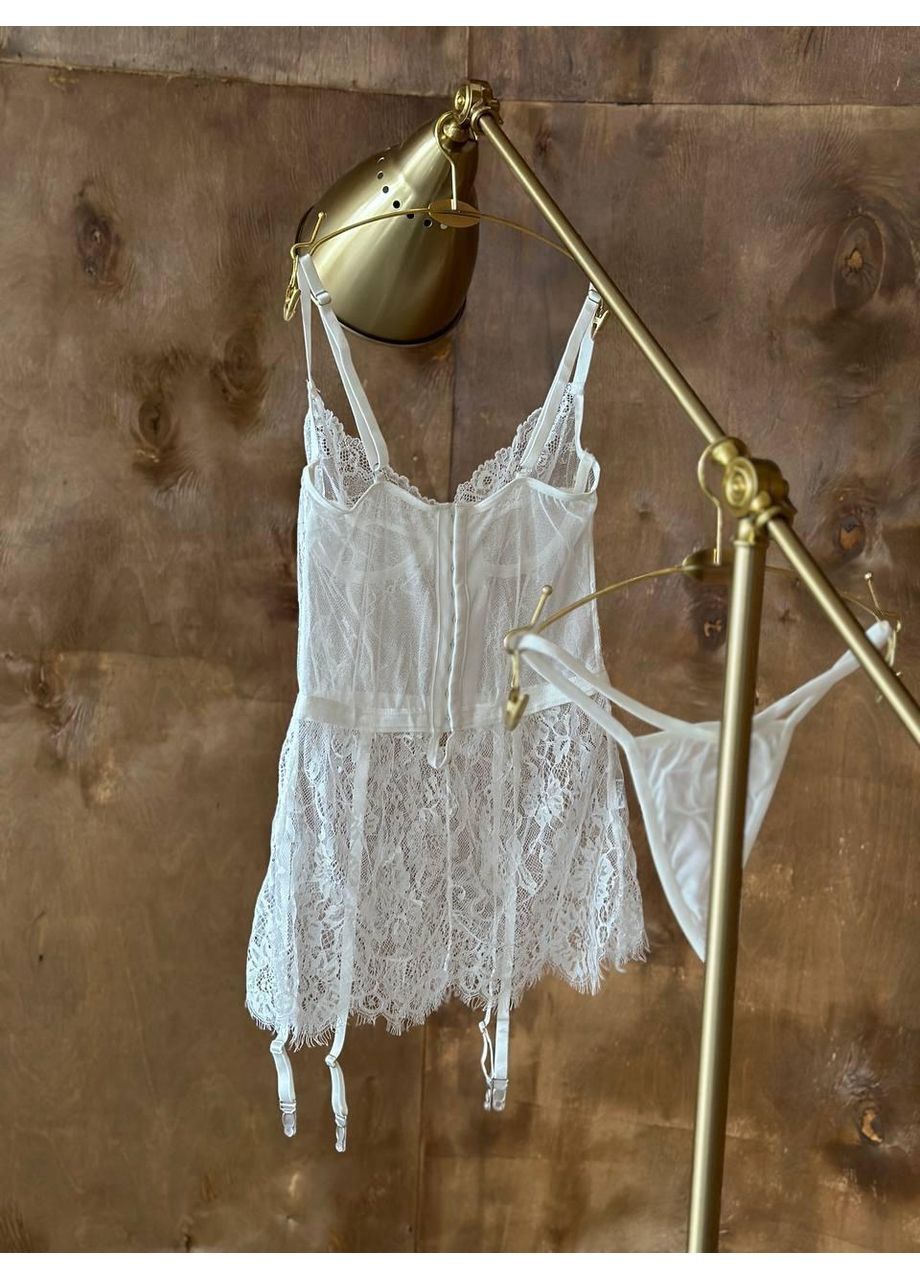 Пеньюар і трусики білі мереживні. колір, прозоре мереживо, витончений фасон з підтяжками для панчіх. No Brand (366571690)