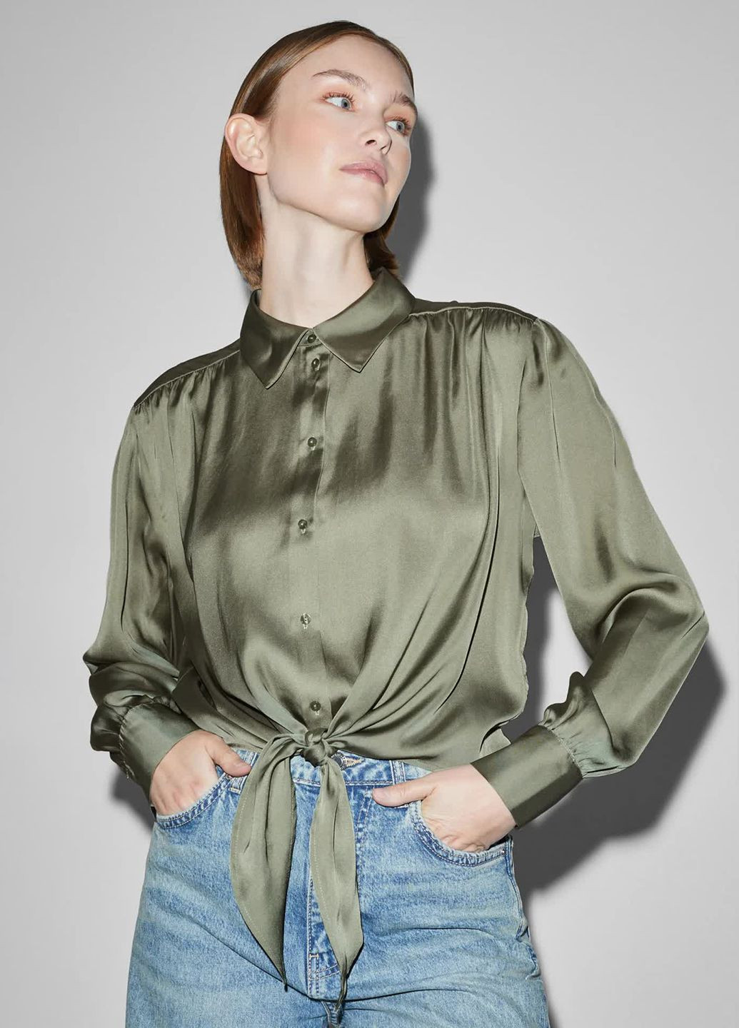 Оливковая (хаки) летняя атласная блуза C&A