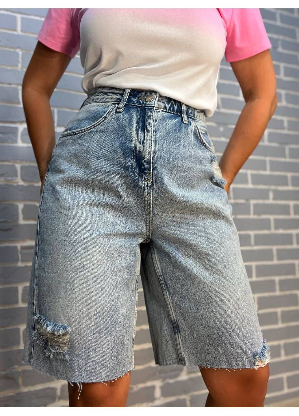 Шорти жіночі джинсові Women Denim 2038-977 бермуди рвані довжина до колін блакитні No Brand (315422455)