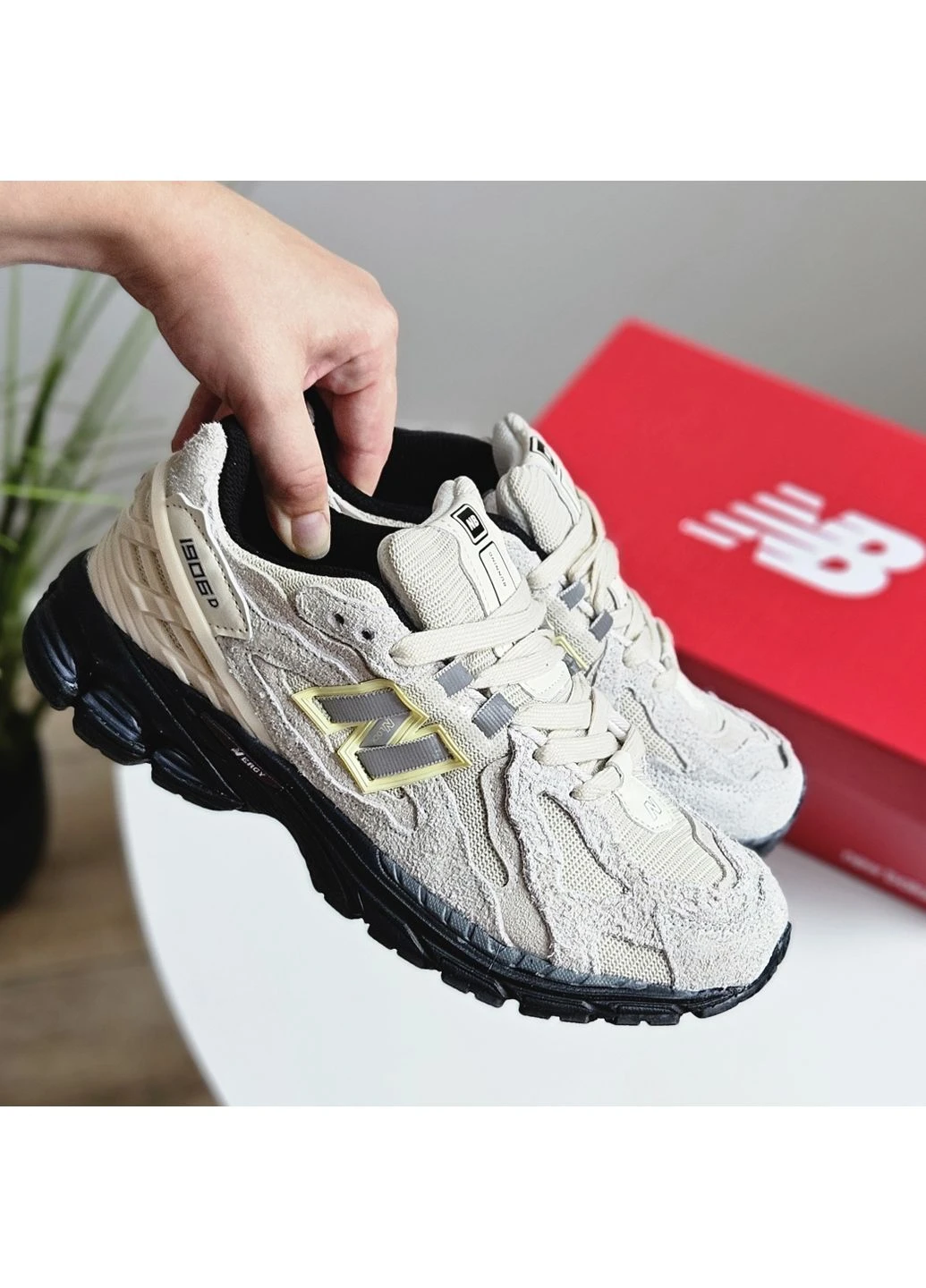 Бежевые демисезонные кроссовки мужские и женские new balance 1906d protection pack beige black | нью беланс 1906d бежевые черные No Brand