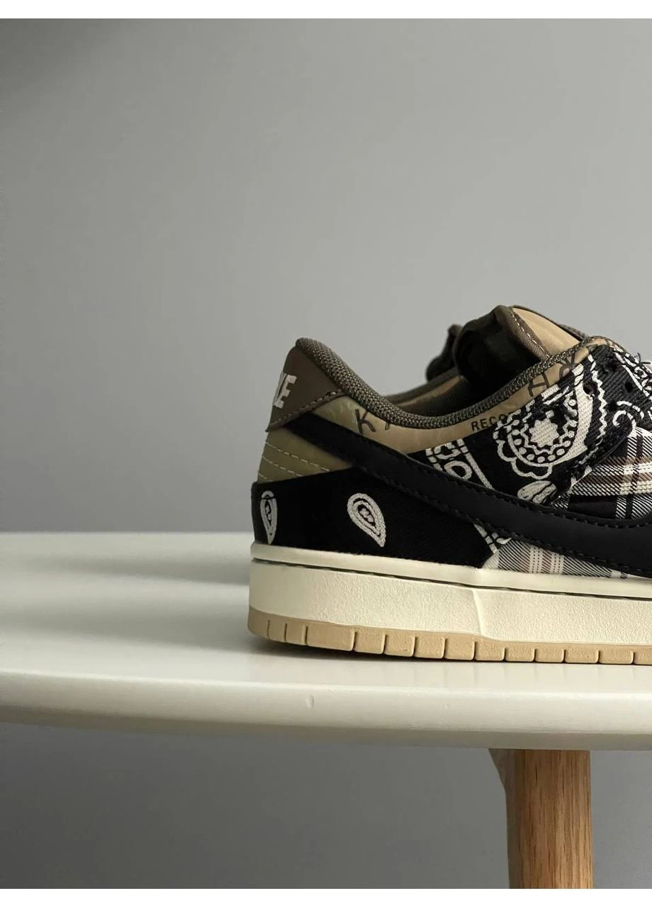 Коричневые демисезонные кроссовки мужские и женские nike sb dunk low x travis scott cactus jack | найк сб данк низкие коричневые No Brand