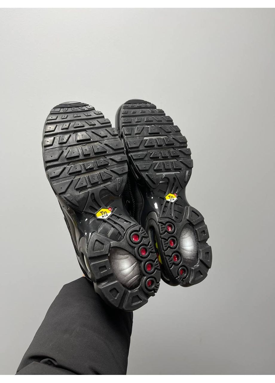 Белые демисезонные кроссовки nike air max plus triple black 604133-050 найк аир макс тн No Brand