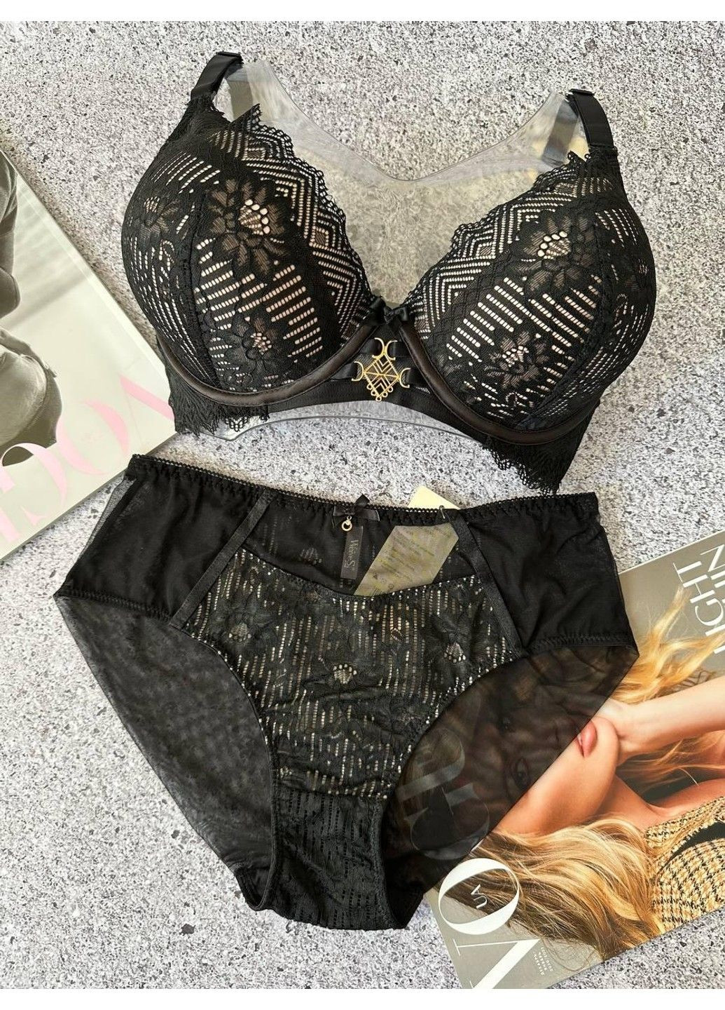 Чорний мереживний комплект жіночої білизни чорно-бежевий Weiyesi