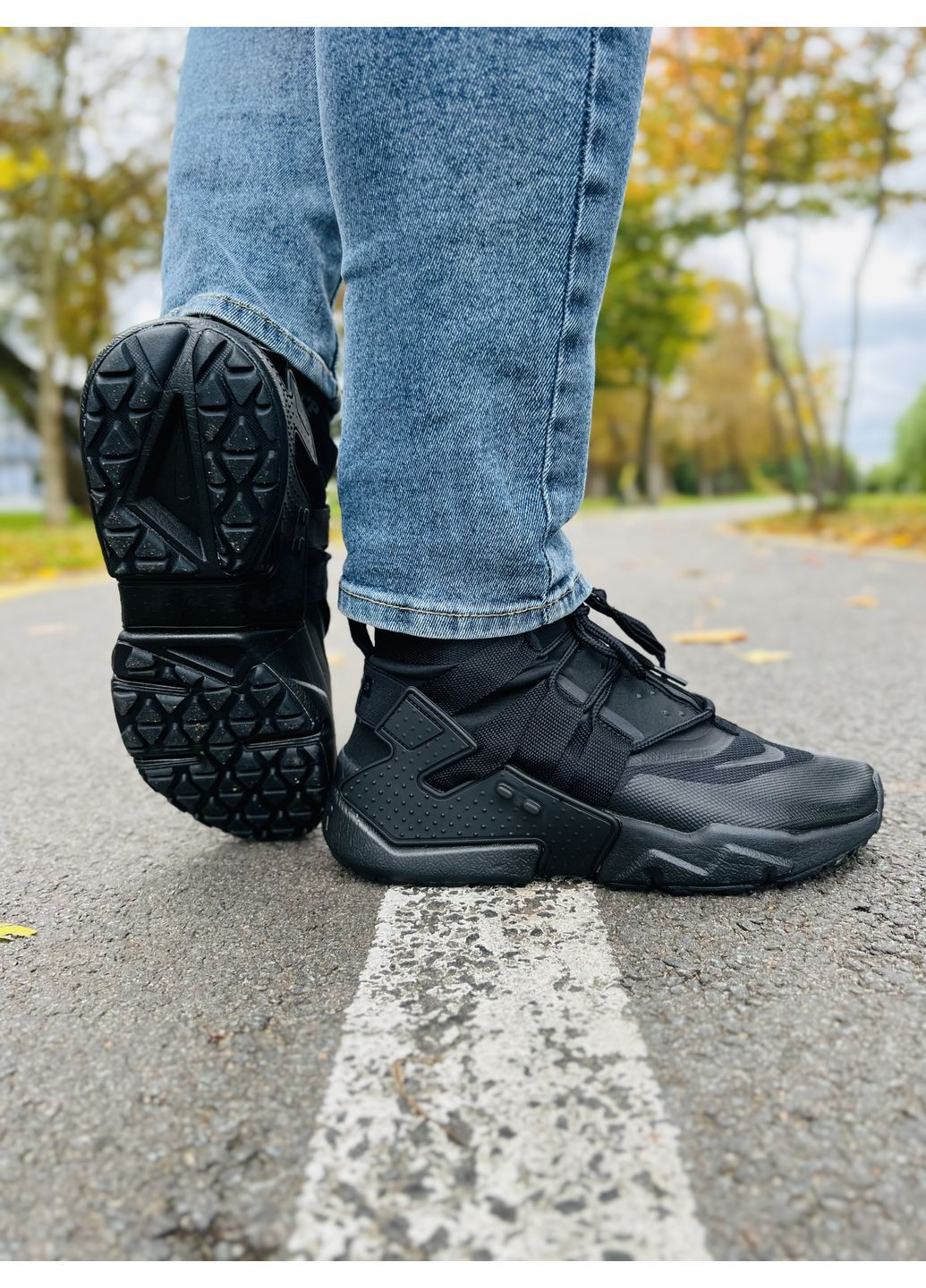 Чорні Осінні кросівки чоловічі nike huarachi gripp zip treple black найк хуарачі No Brand