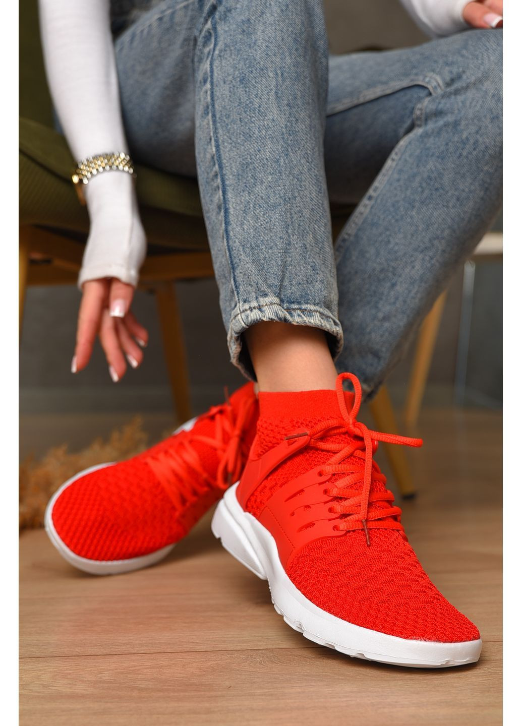 Кросівки жіночі червоного кольору Let's Shop червоні демісезони (365310275)