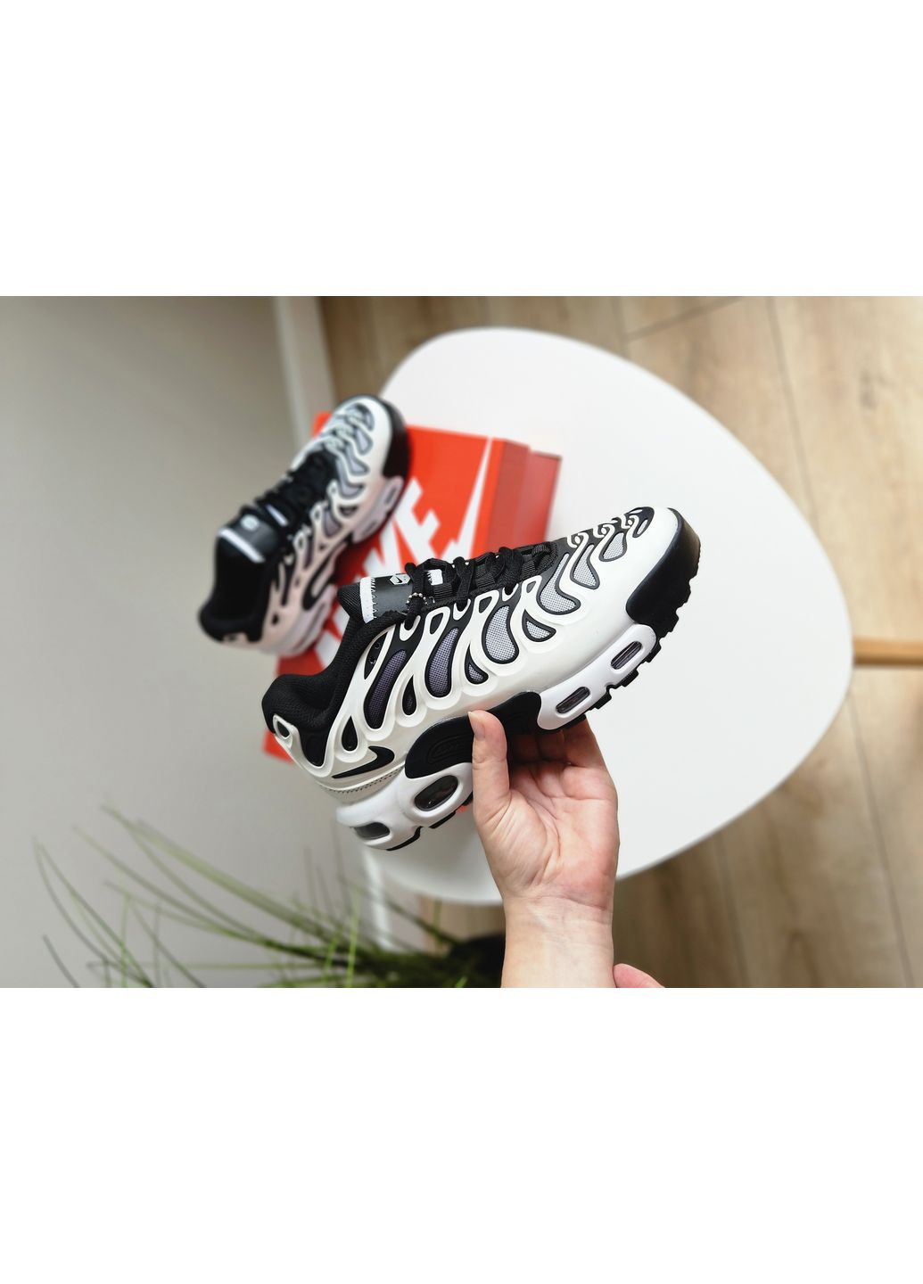 Кросівки жіночі і чоловічі Nike Air Max Tn Plus Drift White Black | Найк Аір Макс ТН плюс білі чорні No Brand білі демісезони (362672555)
