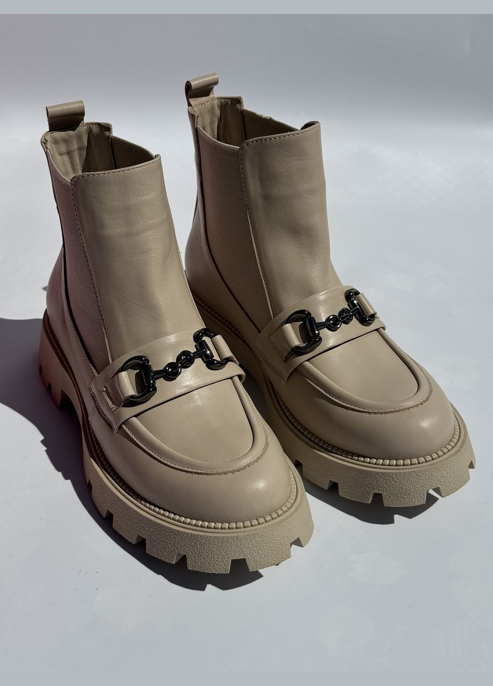 Осенние ботинки челси Ilona с пряжкой