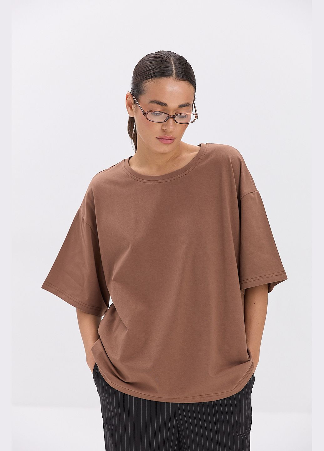 Жіноча oversize футболка коричневого кольору Arjen - (317233877)