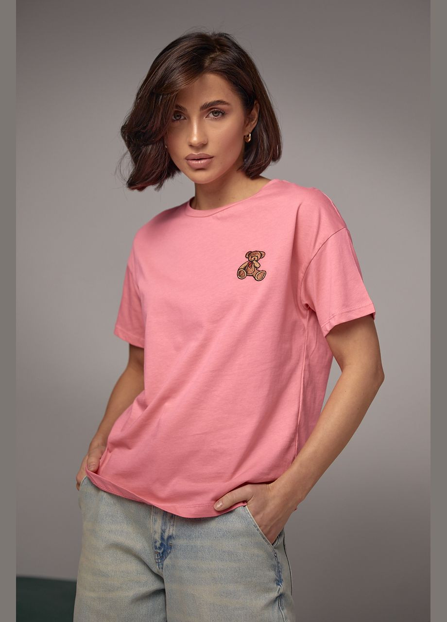 Розовая летняя женская футболка с вышитым медвежонком - розовый Lurex