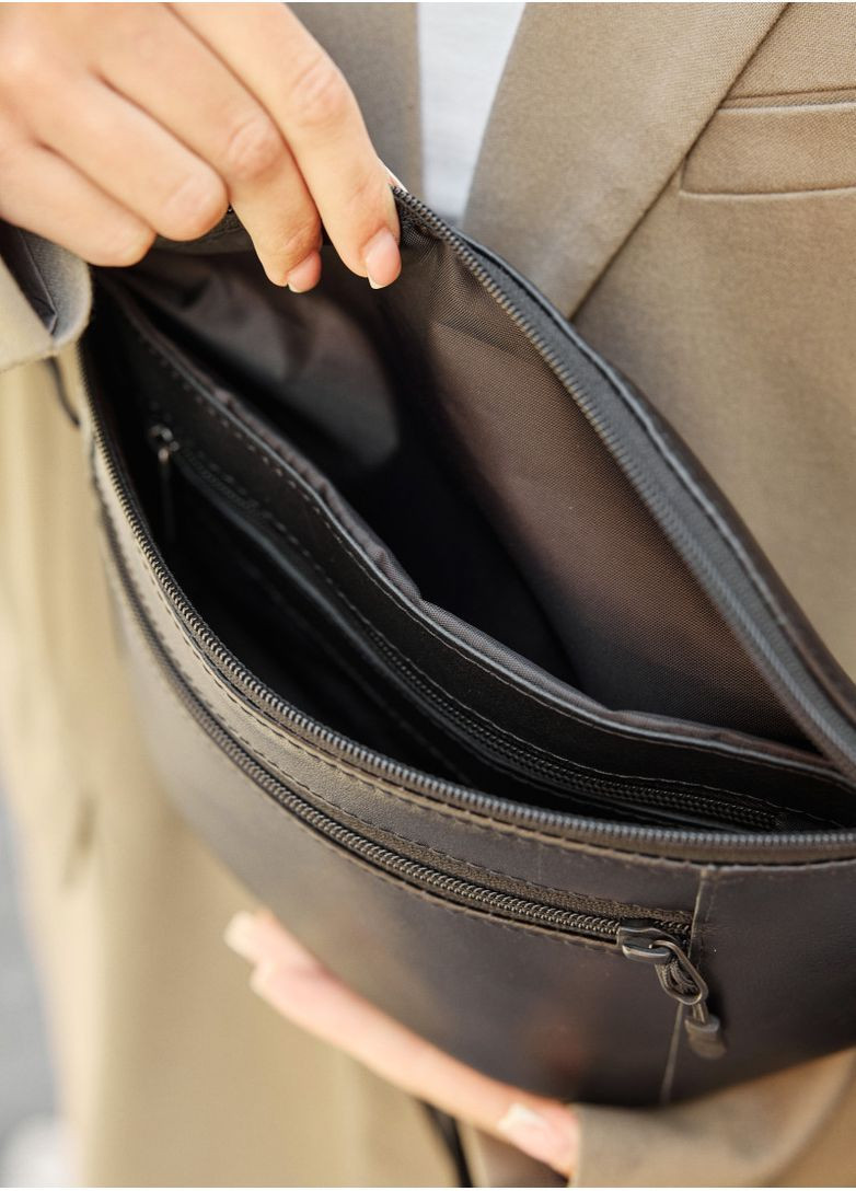 Жіноча поясна сумка бананка з натуральної шкіри Чорна (2912038617) Sambag (366036772)