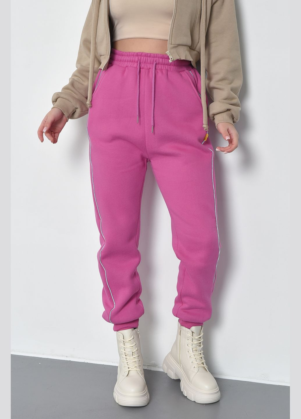 Спортивні штани жіночі на флісі бузкового кольору Let's Shop (285779383)