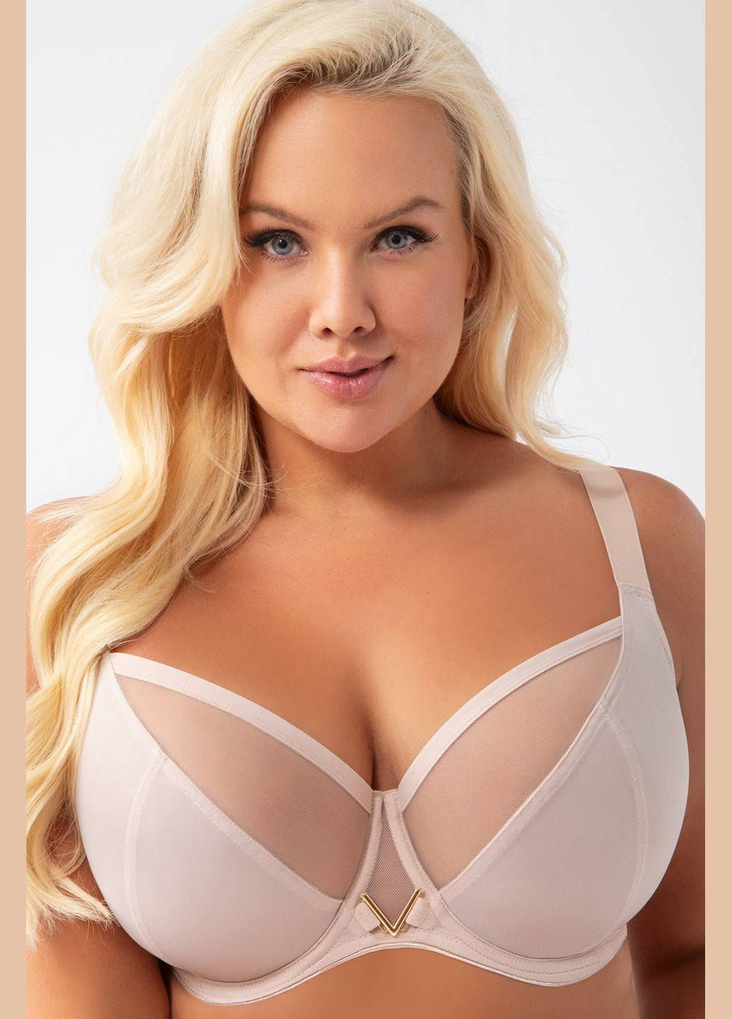 Бежевый женский бюстгальтер Gorsenia с косточками полиамид