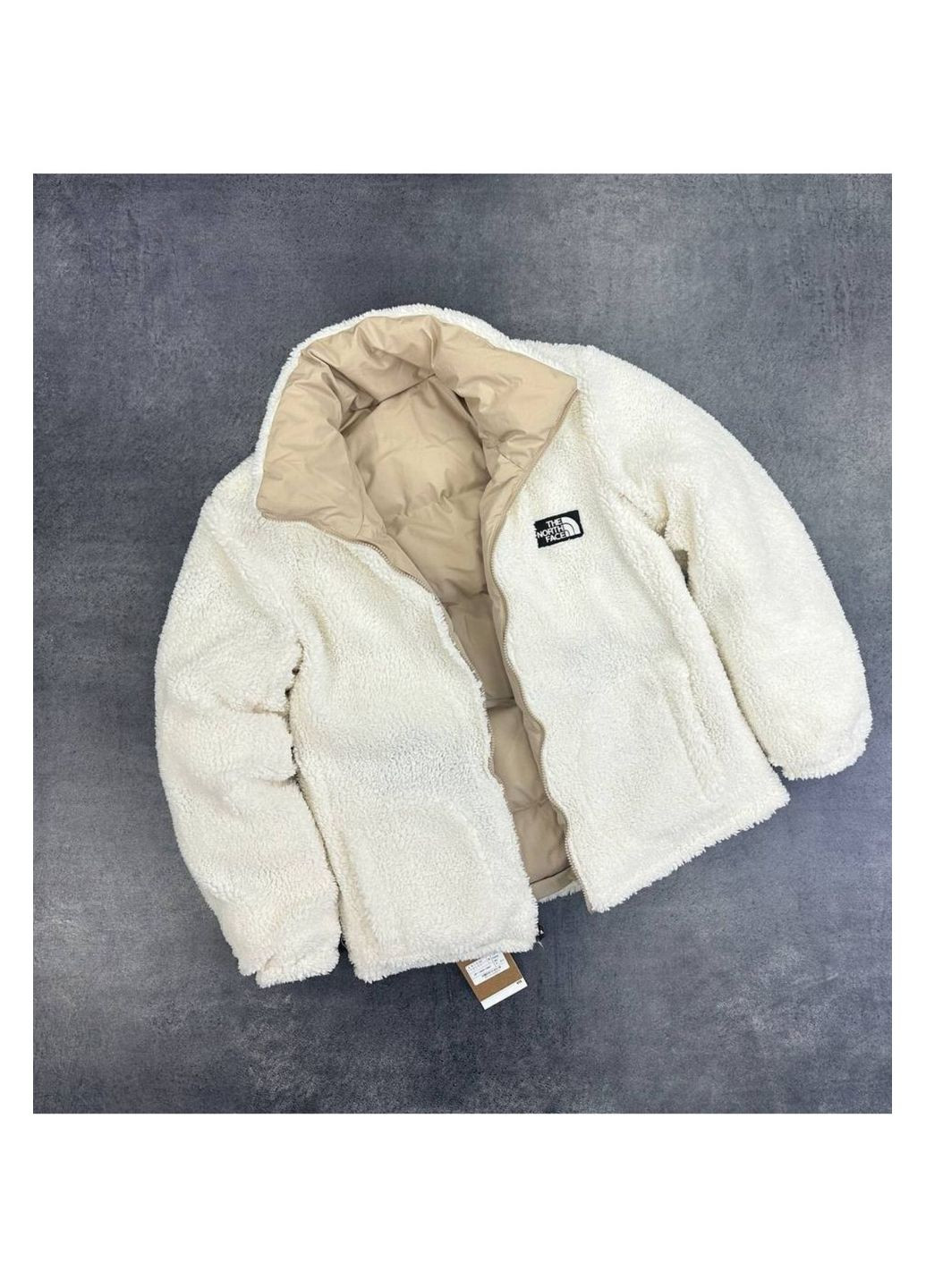 Бежевая зимняя двухсторонняя зимняя куртка No Brand