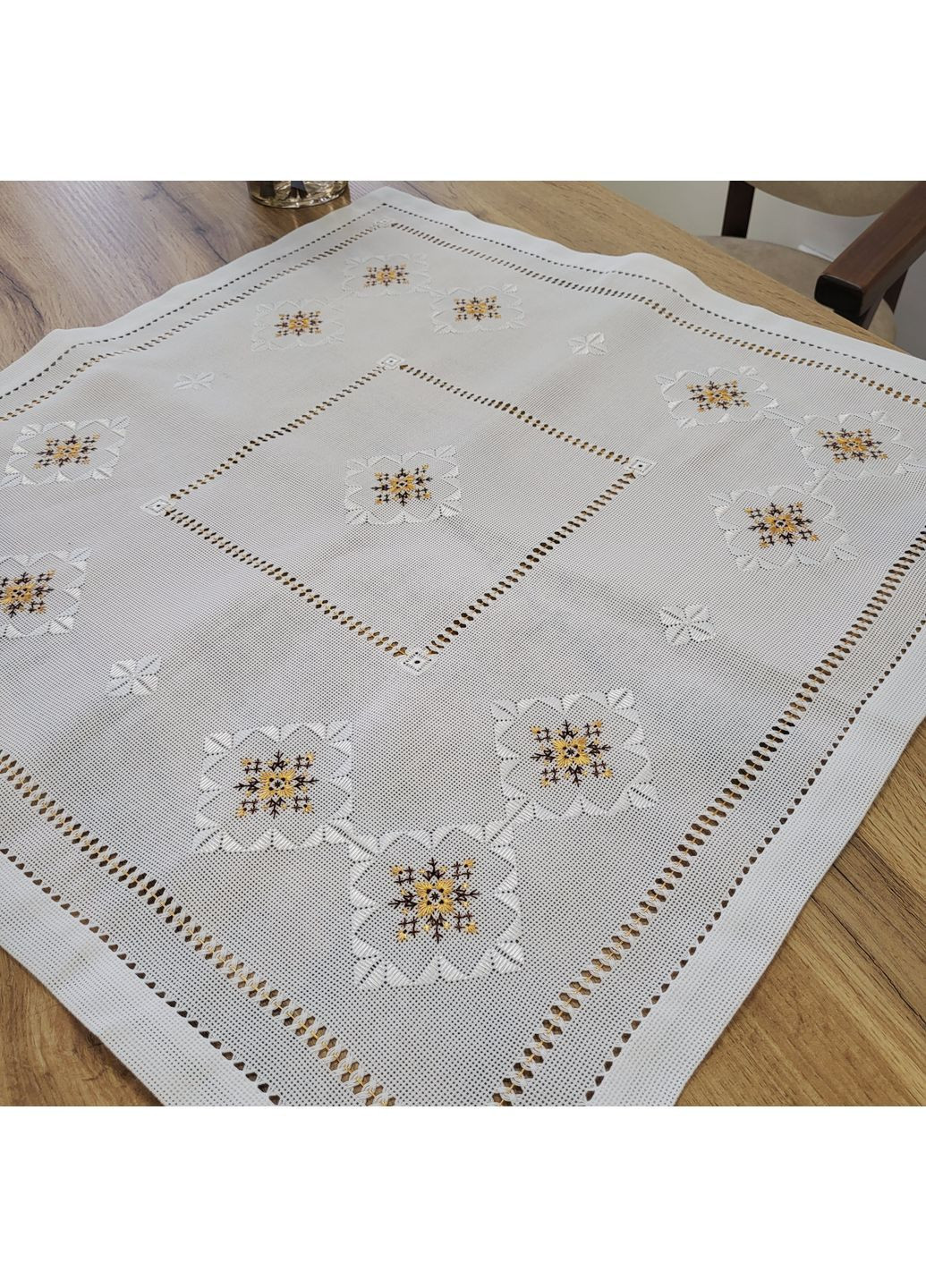 Вишита серветка ручної роботи на панамі розміром 650*650 Hand Made (368831725)