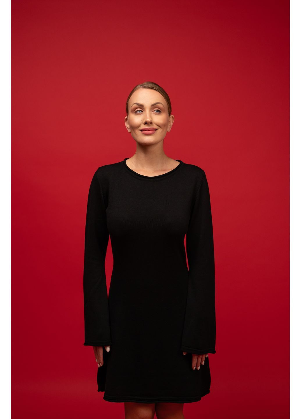 Чорна сукня "міні-кльош" Merge