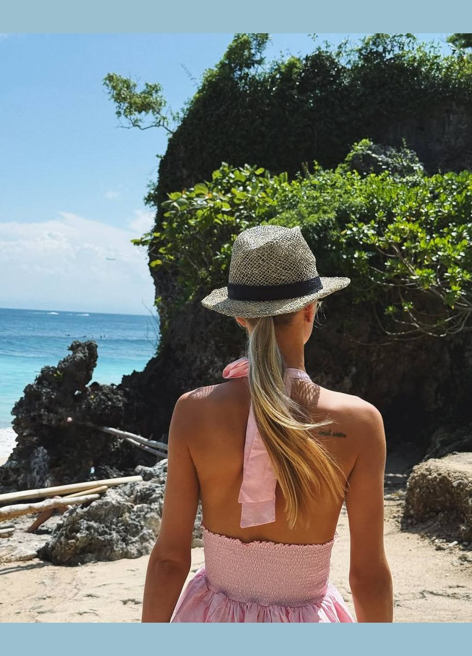 Розовое шикарное летнее платье цвета барби с открытой спиной и плечами No Brand однотонное