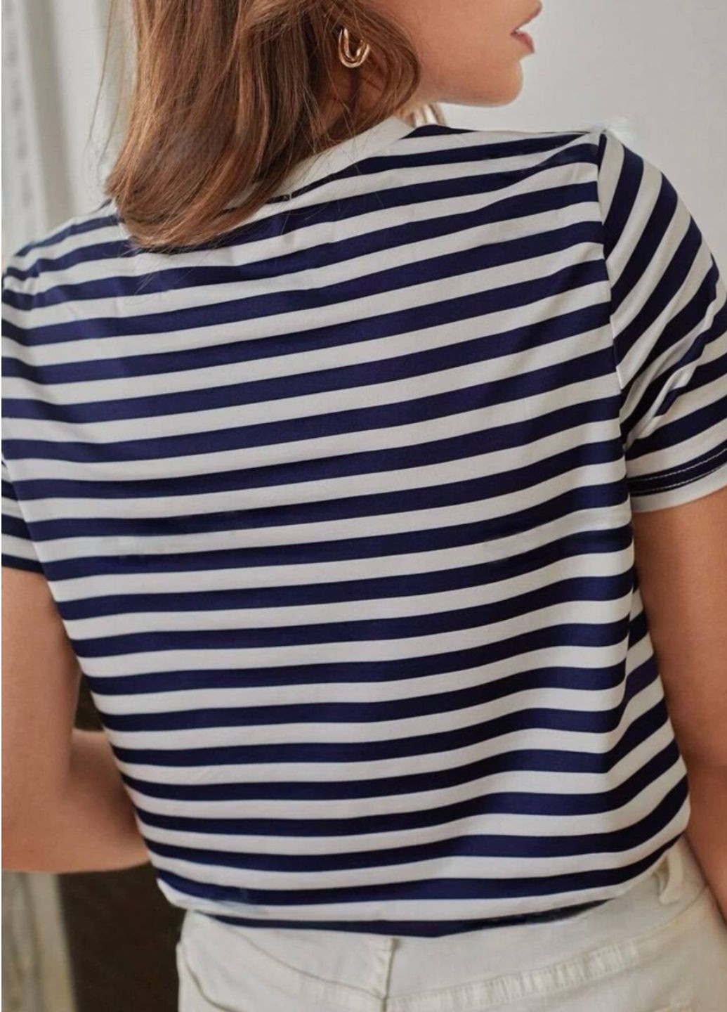 Темно-синя літня базова футболка прямого крою з сердечком з коротким рукавом No Brand