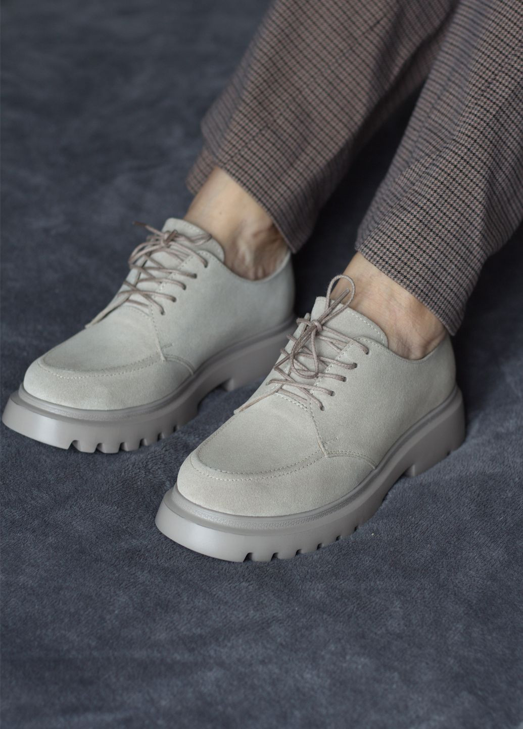 Zlett Жіночі туфлі з натуральної м'якої замші на легкій підошві броги бежевий з натуральна замша, україна — демісезон (280916603)