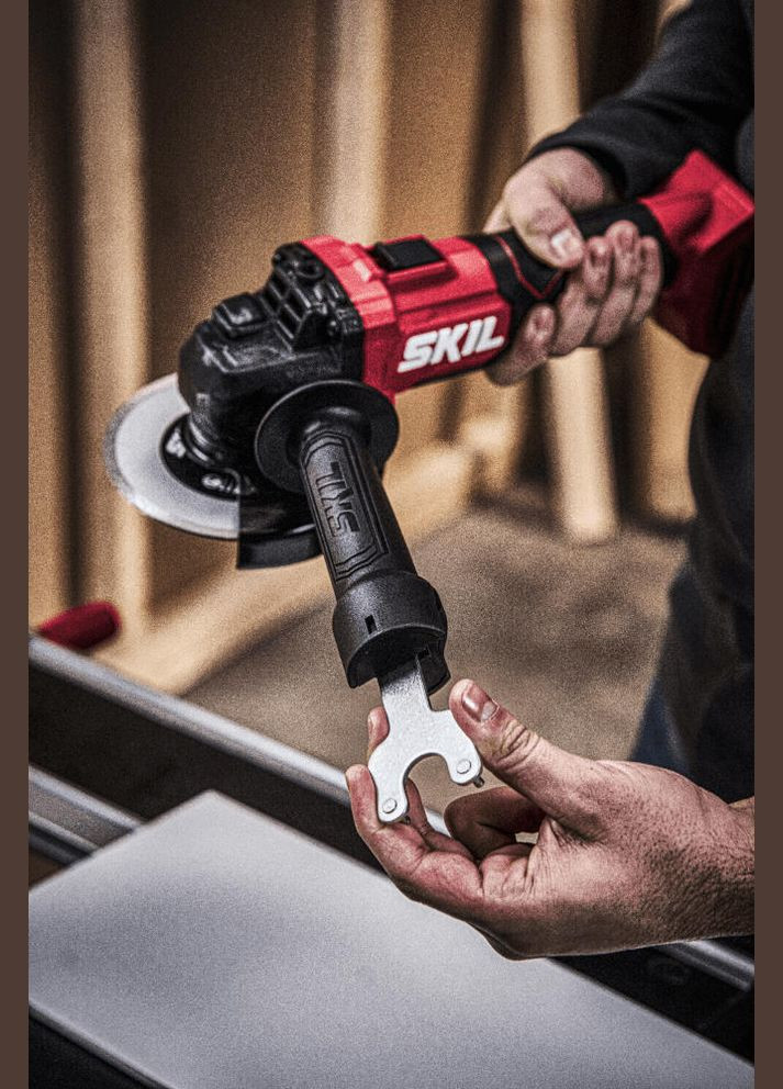 Шліфмашина кутова акумуляторна 3923 CA 125мм 20В безщіткова 10000об·хв плав. пуск 1.63кг без АКБ та ЗП Skil (330032312)