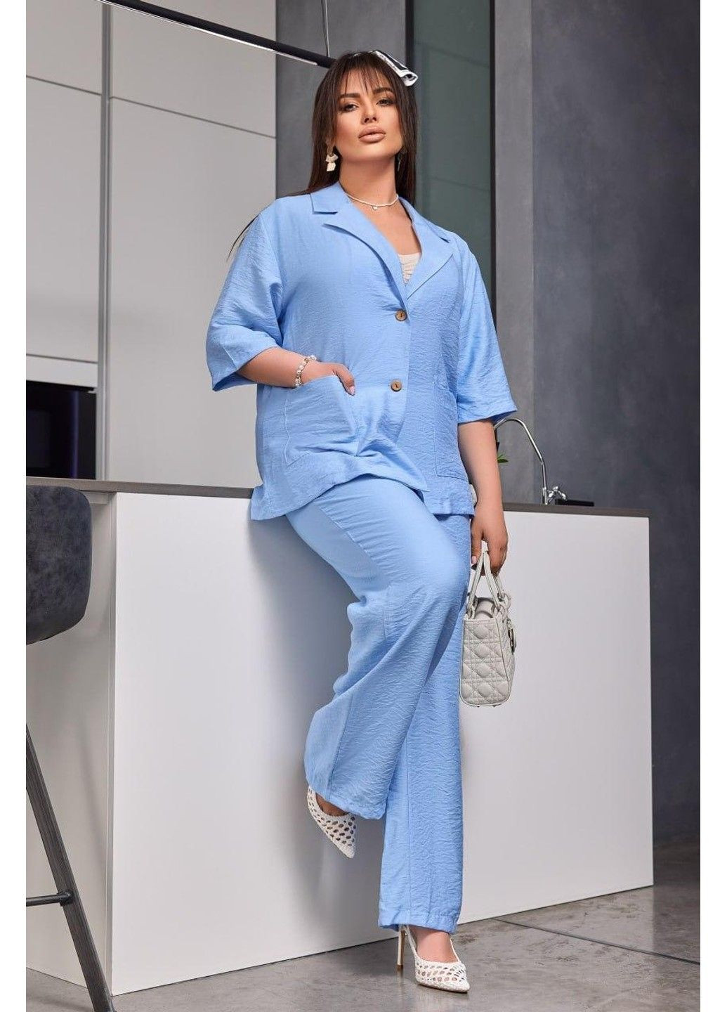Костюм деловой, двойка, с жакетом имеет короткий рукав, свободный крой, мод БЛЗ-493, голубой, размер 48-50 No Brand (355469523)