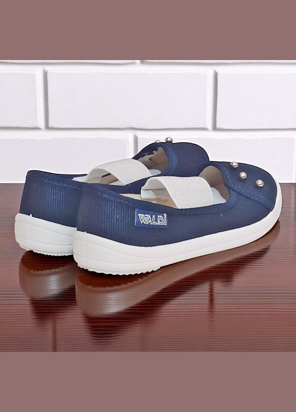 Темно-синие ортопедические закрытые тапочки на резинке сменка в садик для девочки валди Waldi с заклепками, с бусинами, с жемчугом