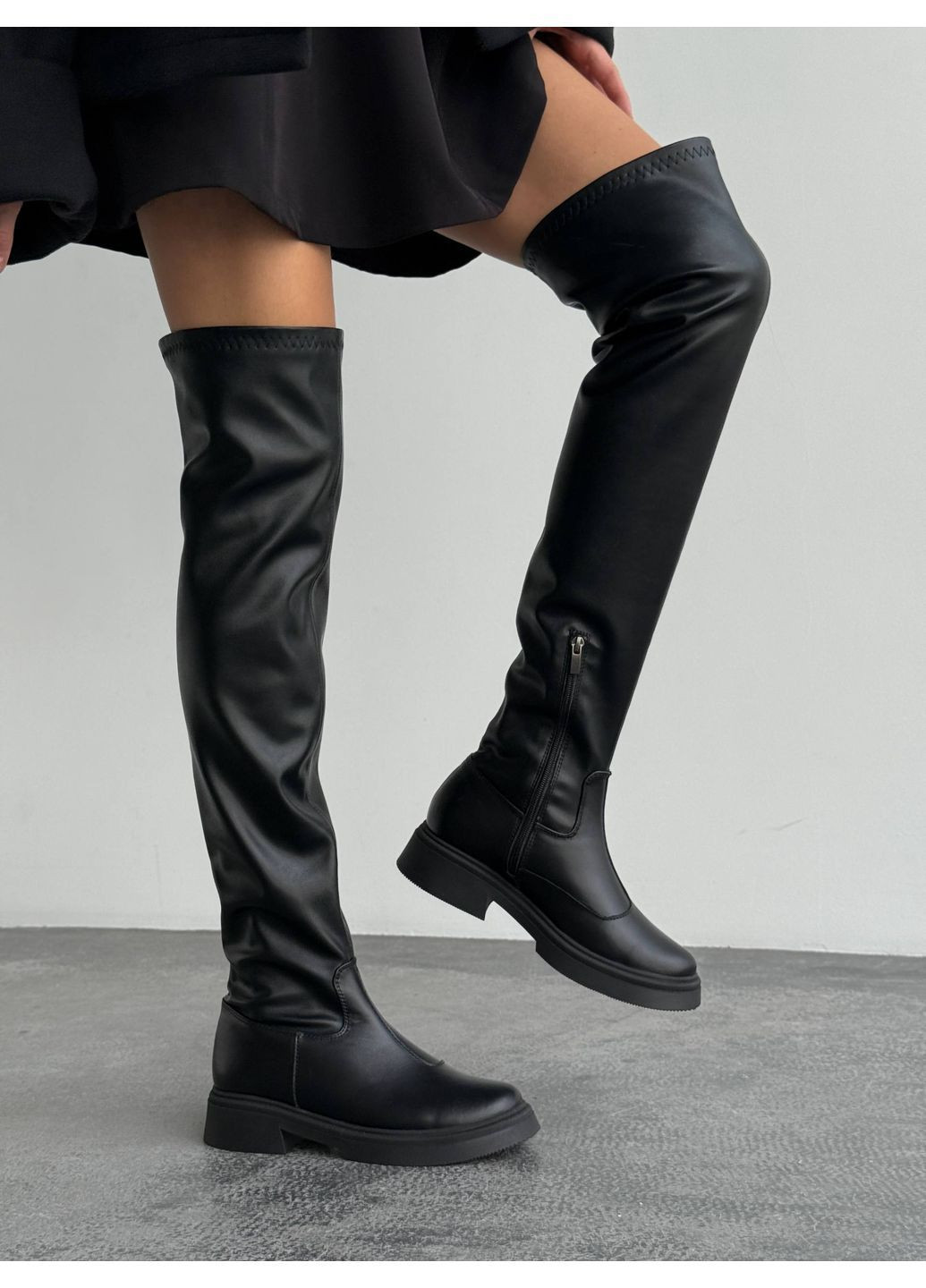 Черные осенние черные ботфорты No Brand