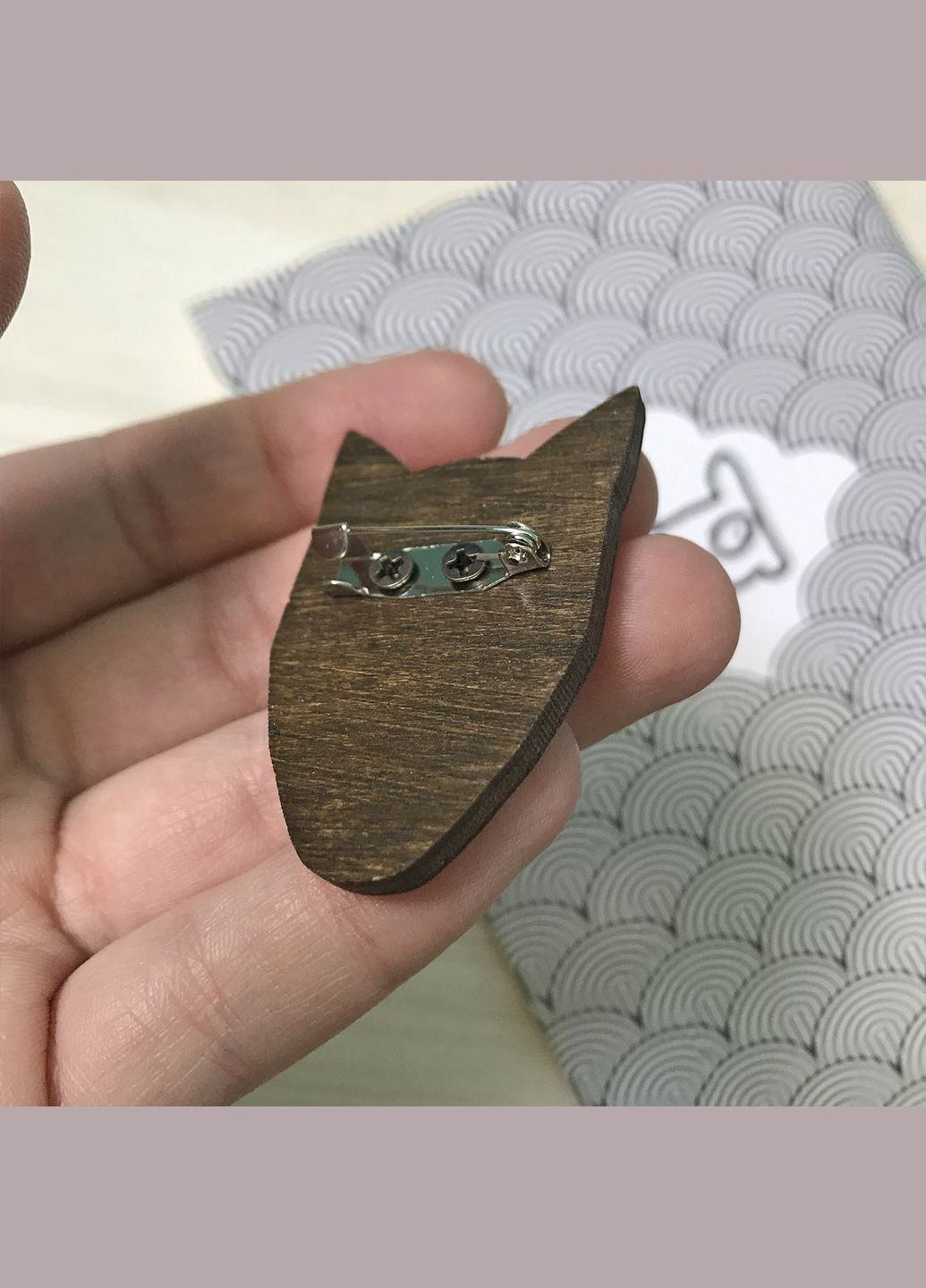 Значок з дерева "Жінкакішка" Cozy-Up (291162075)