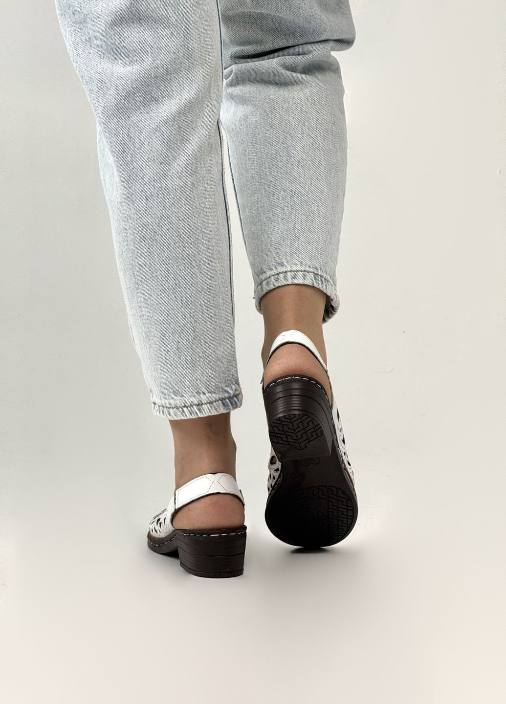 Белые босоножки женские кожаные Sherlock Soon