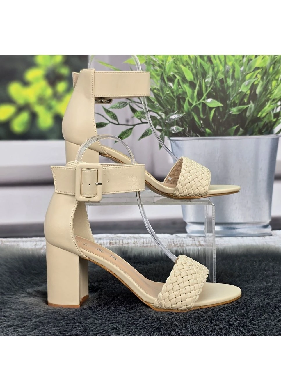 Босоніжки жіночі бежеві еко-шкіра на підборах L&M (388727766)