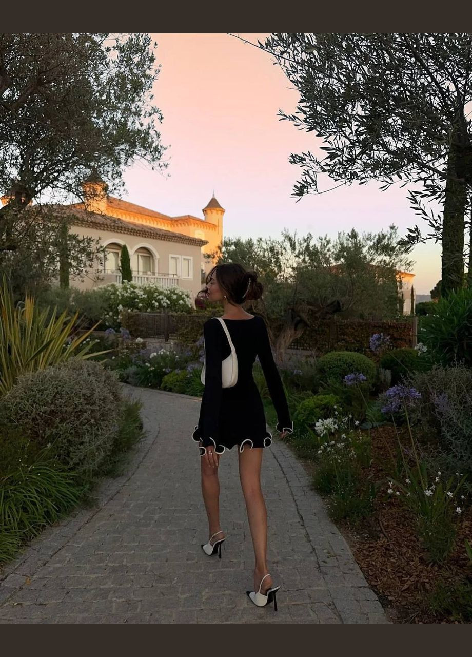 Чорна вечірня жіноча сукня з воланами Україна однотонна