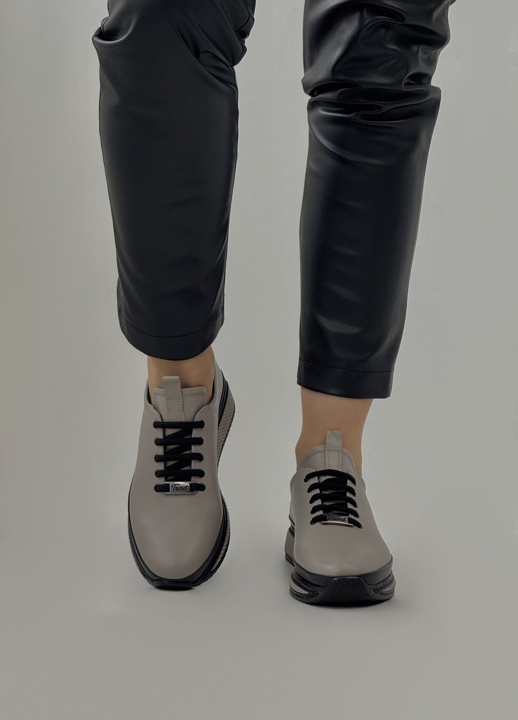 Светло-бежевые туфли женские кожаные светлые на платформе Christian YuMa