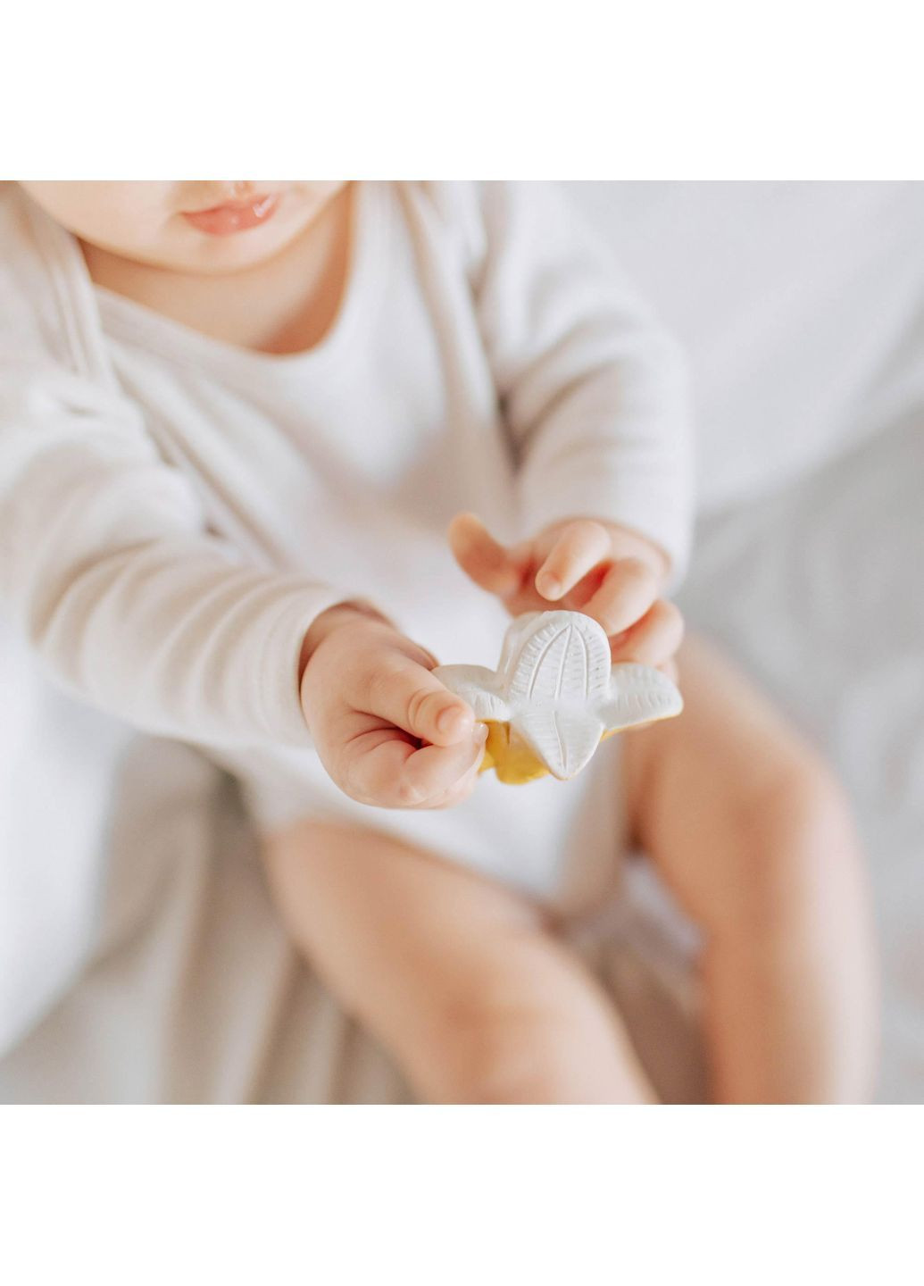 Іграшка-прорізувач Аніта-Бананіта () Oli&Carol L-CHEWY-BANANA (363256104)