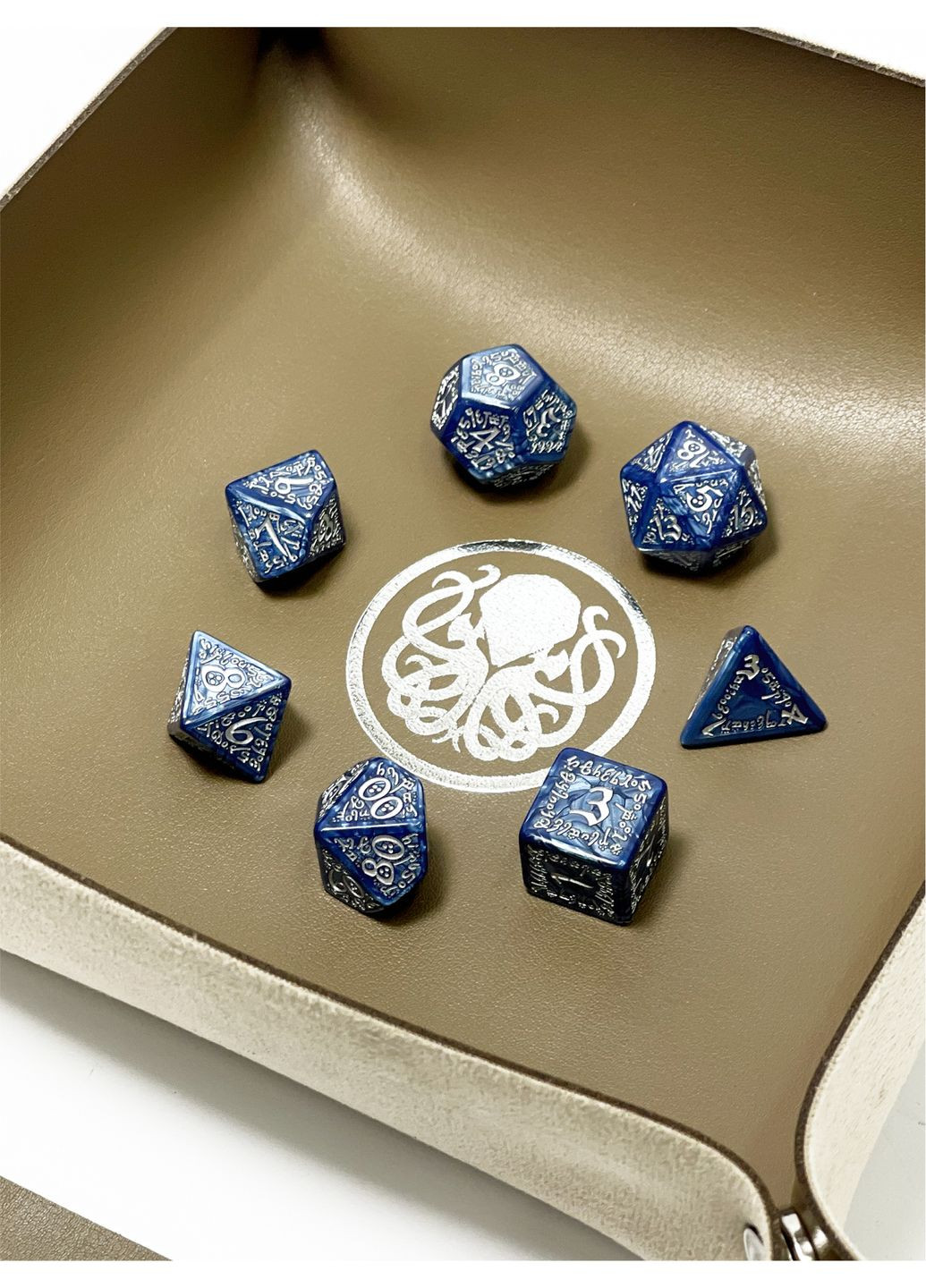 Настольная игра Лоток для кубиков Ктулху коричневый Dice Tray Планета ігор (372480412)