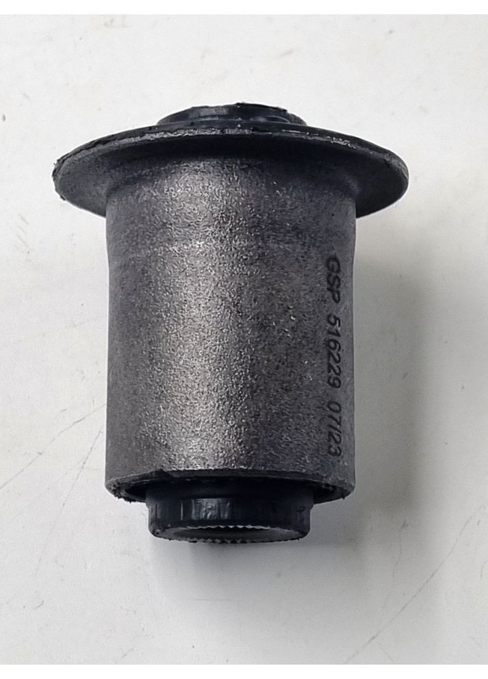 Сайлентблок важеля задньої підвіски 516229 OEM 48730-42040 Toyota RAV4 GSP (365564858)