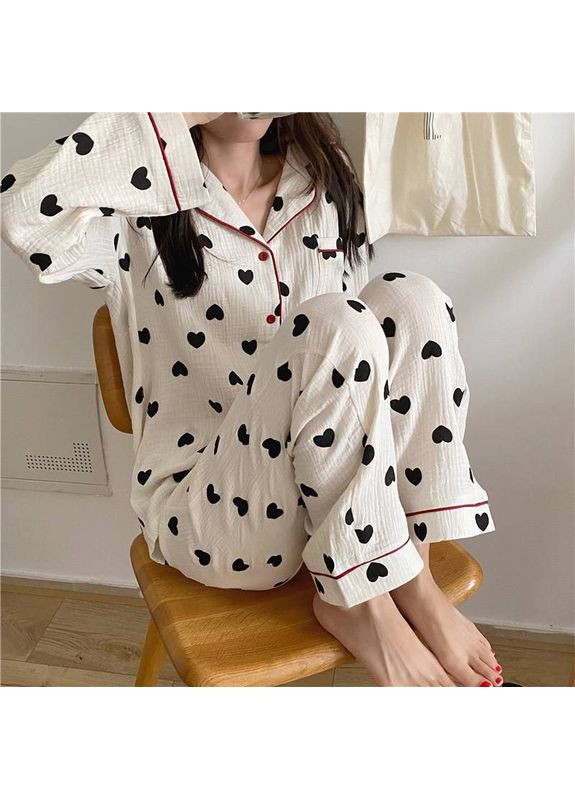 Біла всесезон піжама муслінова солодкі сни домашній брючний комплект в класичному стилі біла з чорними серцями сорочка + брюки No Brand Піжама муслінова в чорні сердечка біла