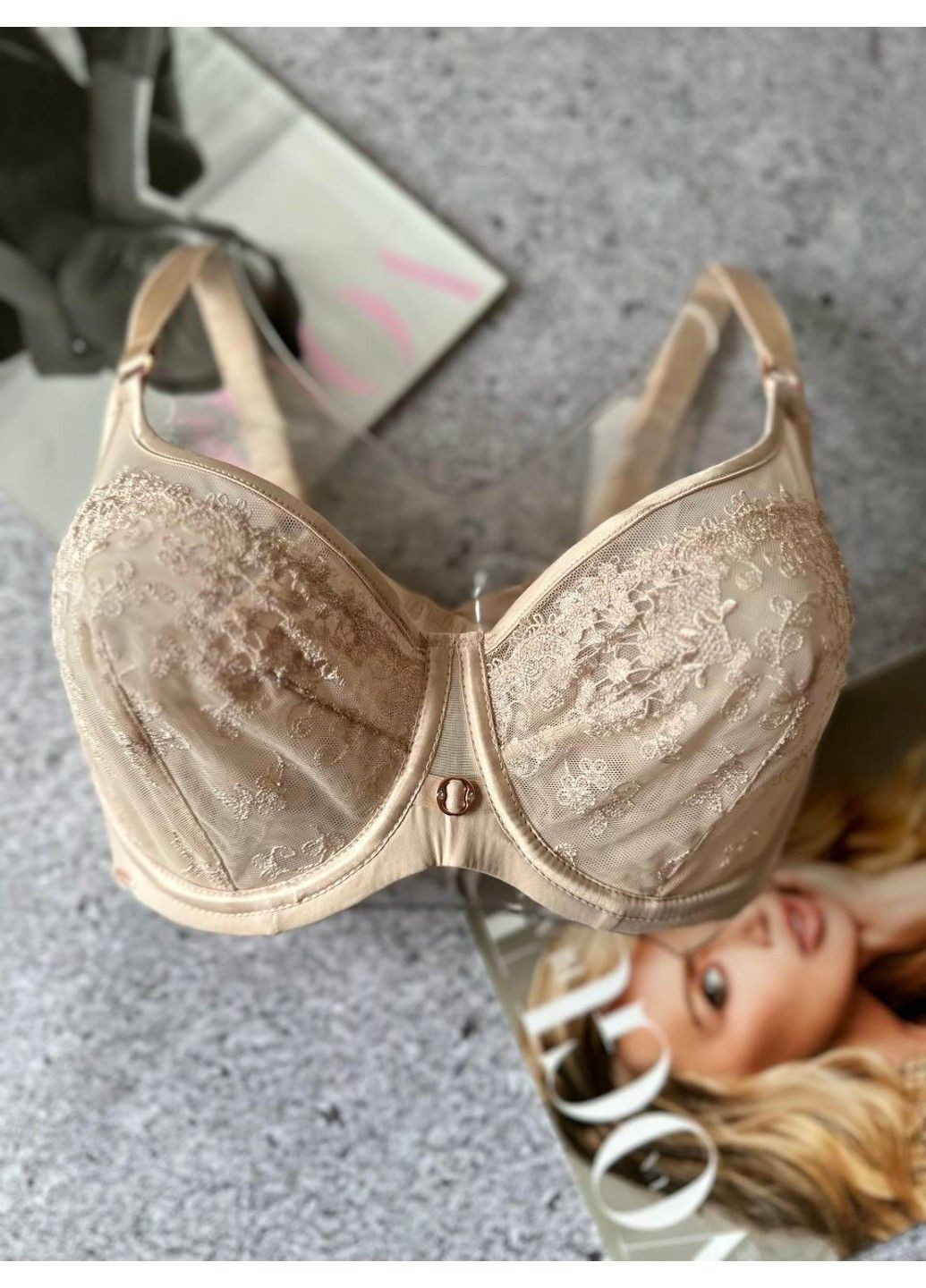Бежевый кружевной бюстгальтер с мягкой чашкой без поролона бежевый Lanny Mode