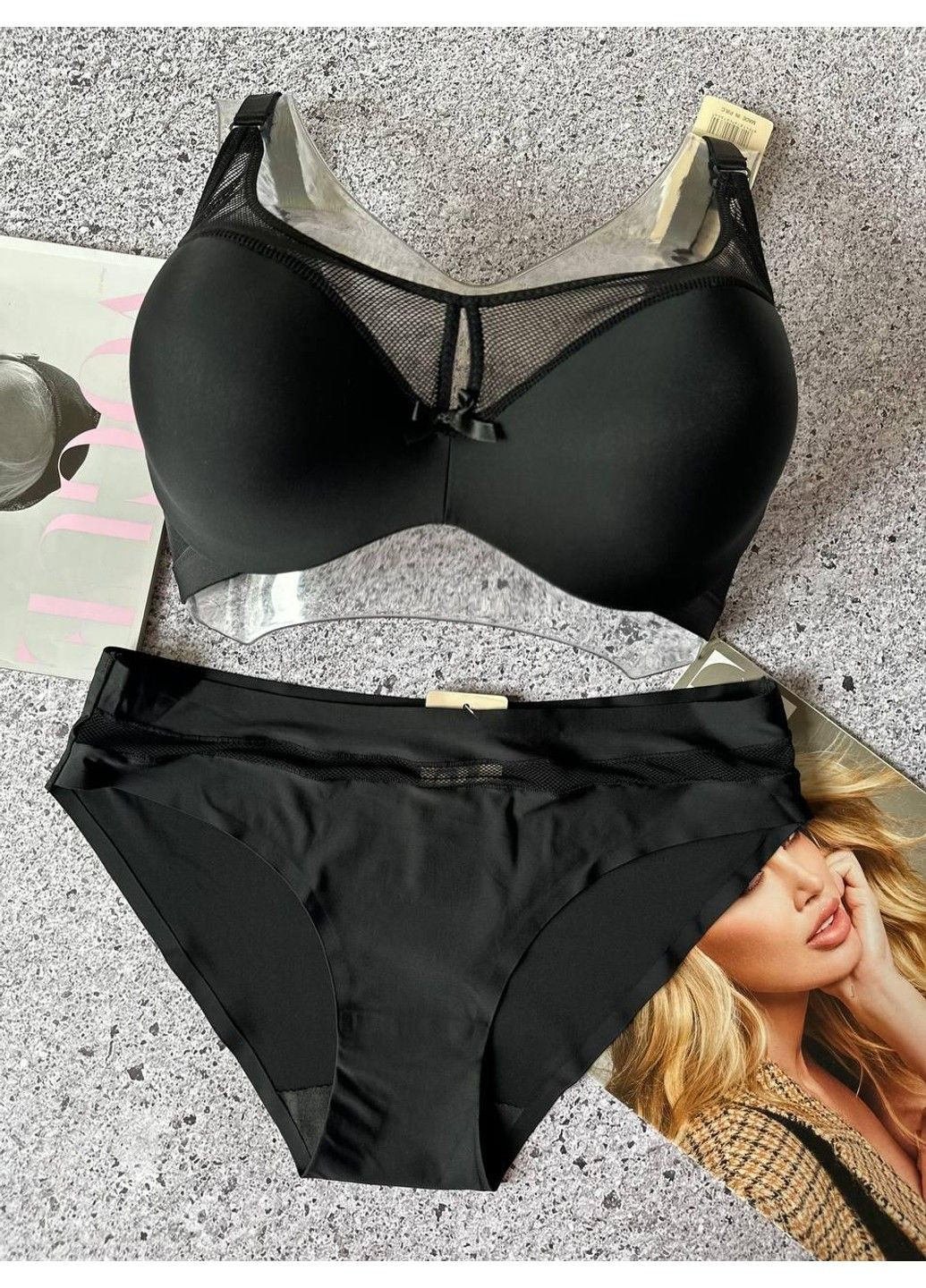 Чорний комплект жіночої нижньої білизни на 4 розмір, бюстгальтер і трусики Weiyesi