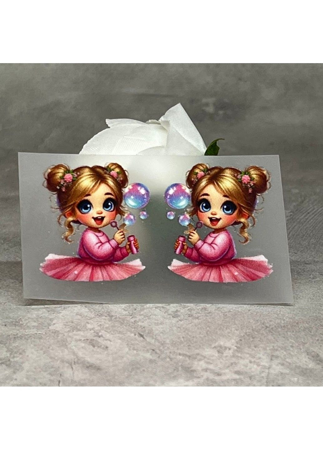 ТермоНаклейка - Дівчинка з мильними кульками (арт 018418), розмір однієї наліпки 2,5*2,1 см, 1 пара No Brand (337171144)