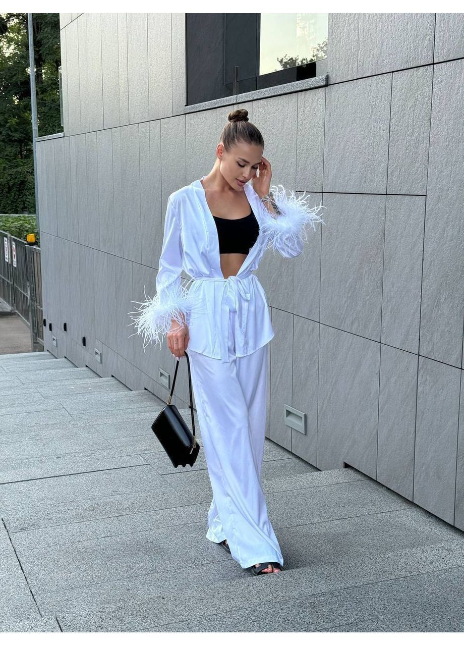 Жіночий шовковий костюм з палаццо та сорочкою на запах з пір'ям MonCher (368848889)