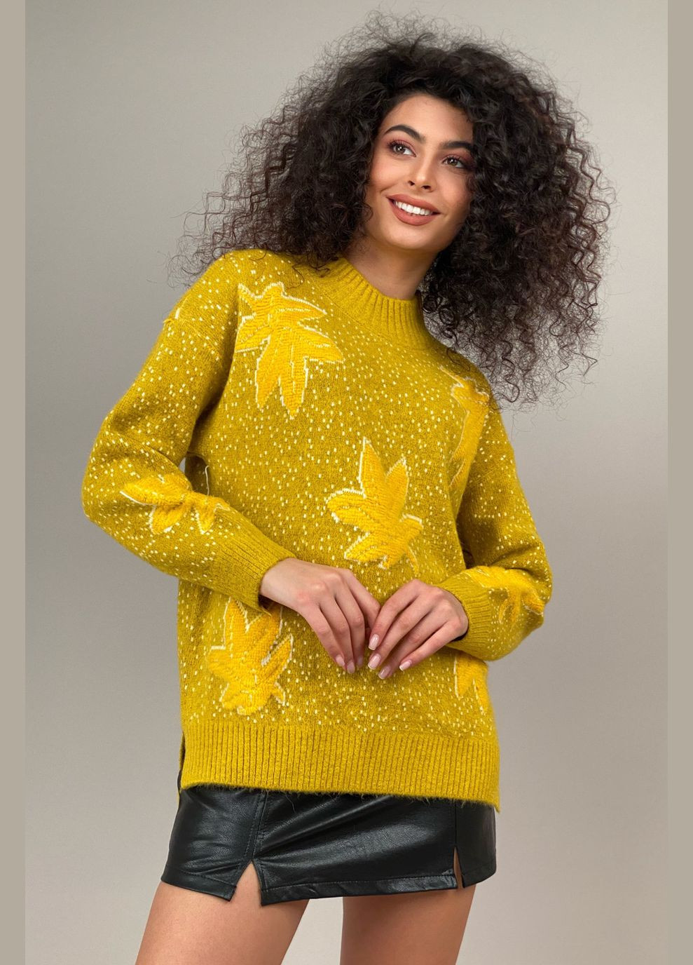 Жовтий зимовий светр з листям CHICLY