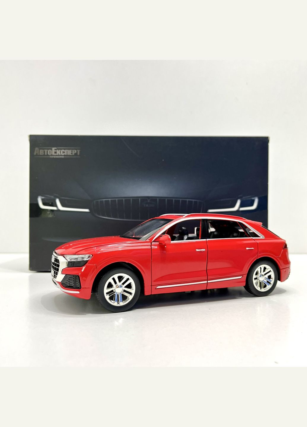 Машинка металлическая Audi Q8 открываются двери капот багажник масштаб 1:24 Красная (GT-5250) TK Union Group (329154011)