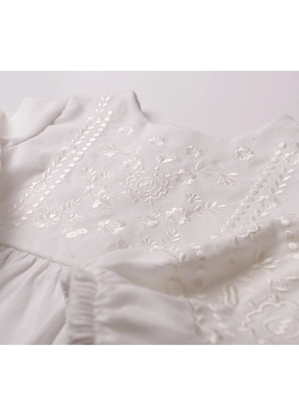 Белая вышиванка-платье для девочки снежинка Kashtanchik хлопок (367089895)