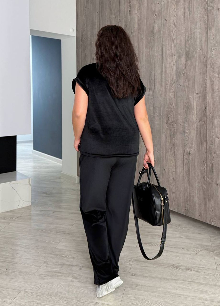 Велюровый брючный костюм с коротким рукавом Modena (322337044)