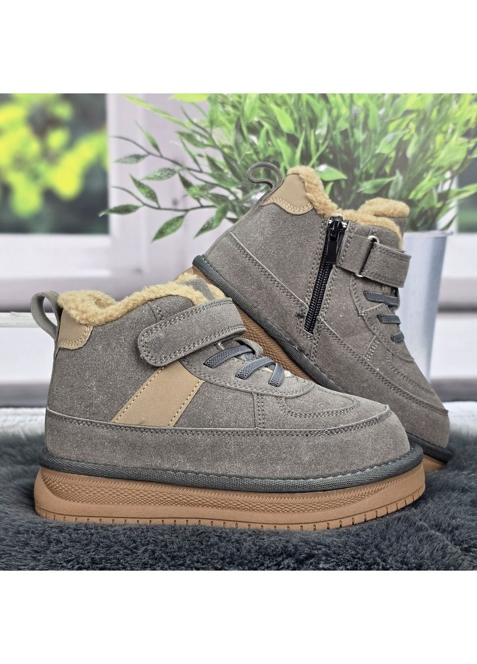 Серые повседневные зимние ботинки угги детские для девочки серые замшевые на овчине Bessky