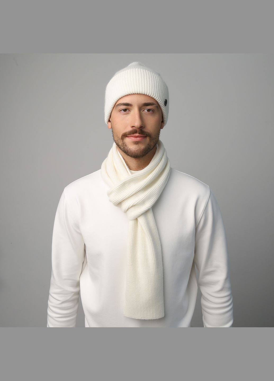 Набір шапка біні + шарф чоловічий вовна білий GEORGE 694-867 LuckyLOOK 694-867m (289360190)