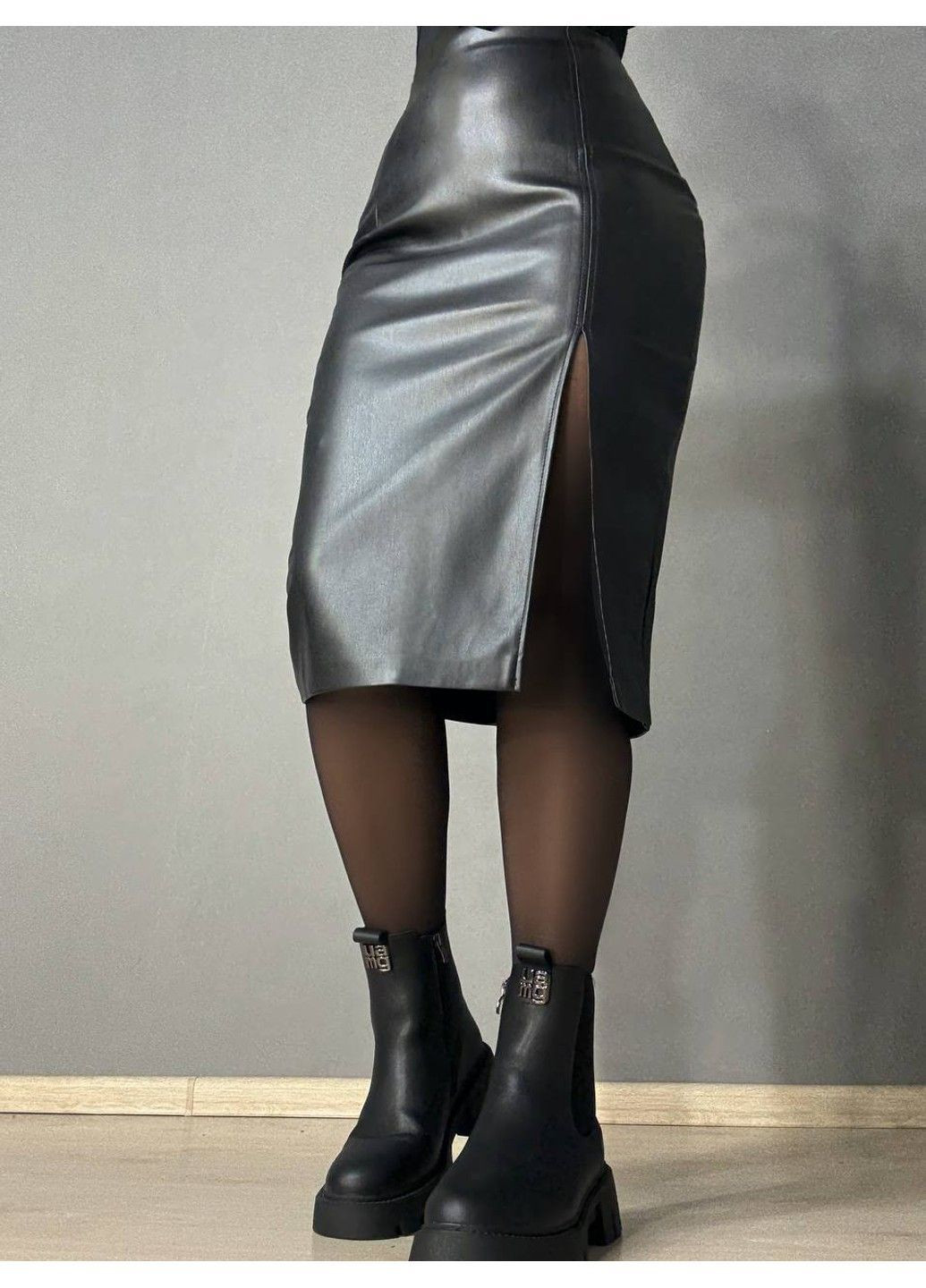 Спідниця жіноча 125 з екошкіри з розрізом міді пряма чорна GRITANA (366545008)