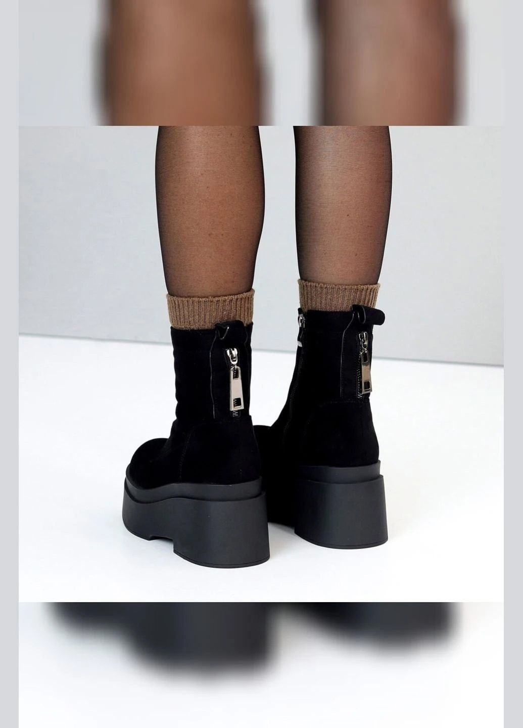 Зимние женские зимние черные ботинки сапоги из эко-замши на танкетке с мехом для зимы Viki с молнией из искусственной замши