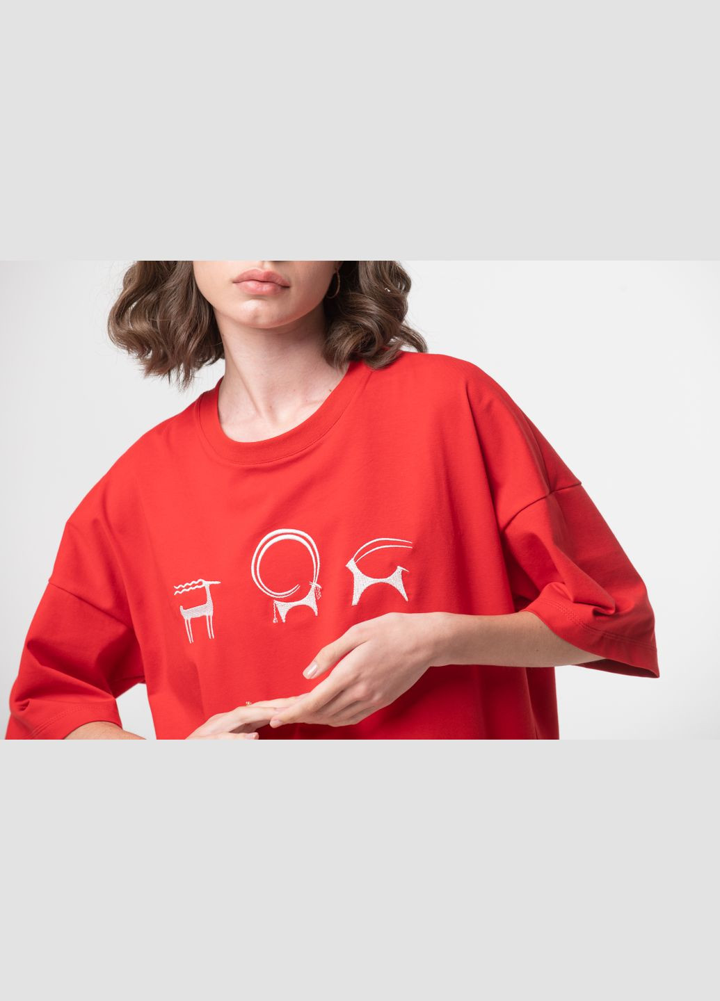 Жіноча оверсайз футболка з вишивкою "Свистунець" VINCA - (298053848)