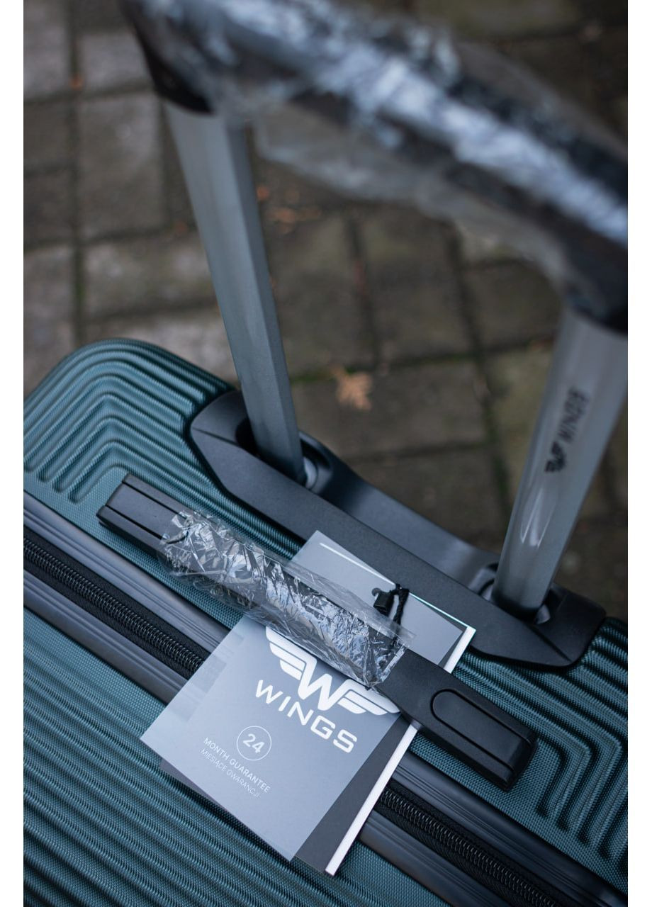 Чемодан пластиковый ручная кладь S, цвет черный Wings 5398 (365715892)